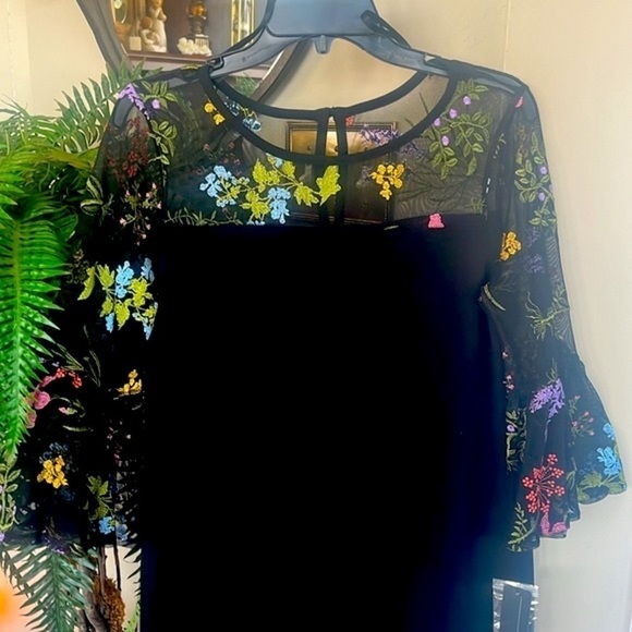 Brand New AGB Black Sheath Dress Mesh Bell Sleeves w/ Embroidered Flowers Floral - Picture 5 of 15